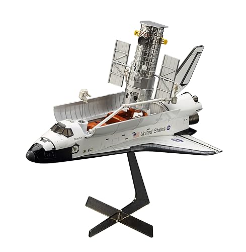 【中古】(非常に良い)ハセガワ 1／200 ハッブル宇宙望遠鏡 &スペースシャトル オービター w／宇宙飛行士 プラモデル 10821