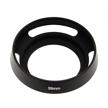 【中古】(未使用品)F-Foto 39mm クラシックメタルレンズフード ブラック (各社対応、ねじ込み式）H39B【メーカー名】【メーカー型番】【ブランド名】F-Foto(F-Foto) レンズフード 【商品説明】F-Foto 39mm クラシックメタルレンズフード ブラック (各社対応、ねじ込み式）H39Bねじ込み取付式 クラシックメタルレンズフード ブラック 39mm各社35mm換算焦点距離35mm以上のレンズに対応表面側は半光沢のブラック塗装、内側は内面反射を防ぐつや消し塗装フード先端にF-Foto製52mm用レンズキャップ取り付け可能最大外径59mm、最小内径39mm、厚さ約21mm初期不良に関する返品 商品到着から7日間以内に初期不良が発生した場合のみ、返品をお受けいたします。 お客様都合のキャンセル・返品 イメージと異なる、必要でなくなった等の理由によるキャンセル・返品は一切お受けしておりません。 商品画像について 掲載されている写真は代表画像です。実際の商品とは異なる場合がありますので、予めご了承ください。 在庫状況について 他のモールでも販売しているため、ご注文のタイミングによっては商品がご用意できない場合があります。 その場合、キャンセルのご連絡をさせていただきます。 上記ご理解の上、お買い求めいただけますようお願い申し上げます。 ご注文からお届けまで1．ご注文　　ご注文は24時間受け付けております 2．注文確認ご注文後、注文確認メールを送信します 3．在庫確認　多モールでも併売の為、在庫切れの場合はご連絡させて頂きます。　 ※中古品は受注後に、再メンテナンス、梱包しますのでお届けまで4〜10営業日程度とお考え下さい。 4．入金確認　前払い決済をご選択の場合、ご入金確認後に商品確保・配送手配を致します。 5．出荷 　配送準備が整い次第、出荷致します。配送業者、追跡番号等の詳細をメール送信致します。 6．到着　出荷後、1〜3日後に商品が到着します。 　※離島、北海道、九州、沖縄は遅れる場合がございます。予めご了承下さい。【ご注意】中古品につき、説明文に「特典あり」の記載があっても、特典は付属しません。ご了承ください。
