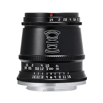【中古】(非常に良い)TTArtisan 17mm f/1.4 C ASPH Xマウント 富士フイルムX互換品 ブラック レンズ 銘匠光学 (2年保証付・国内正規品)【メーカー名】【メーカー型番】【ブランド名】TTARTISAN 14616579051 【商品説明】TTArtisan 17mm f/1.4 C ASPH Xマウント 富士フイルムX互換品 ブラック レンズ 銘匠光学 (2年保証付・国内正規品)銘匠光学（めいしょうこうがく）TTArtisan 17mm f/1.4 C ASPHは、35mm判換算26mm相当（APS-C）の大口径広角レンズです。APS-C用のCシリーズでは初となる非球面レンズを採用し、良好な画質と手軽に持ち運べる携帯性を両立しています。開放F値1.4の大口径で、被写体を際立たせるような表現や暗い場所での撮影に適しています。外装は、他のCシリーズと統一感を持たせたデザインを採用し、アルミニウム合金製の上質な仕上げとなっています。対応マウント：富士フイルムX用の / 焦点距離 : 17mm（35mm判換算：26mm相当）フォーカス：MF(マニュアルフォーカス) / 最短撮影距離：0.2m / フィルター径：40.5mmレンズ構成 : 8群9枚 / 対応撮像画面サイズ：APS-C / サイズ：Φ約56mm×約57.5mm（マウント部除く） / 質量：約250g焦点工房サポート Mail：support@stkb.co.jp / Tel：052-778-7975　/　メーカー保証：2年間(自然故障が対象)※ご購入前にご確認ください ・中古品のため、状態や付属品に個体差がございます ・お客様都合による返品・キャンセルはお受けしておりません ・当店は複数モールで在庫を共有しているため、タイミングにより欠品となる場合がございます ■ 安心してご購入いただくために 当店では、商品を一点ずつ検品・動作確認のうえ出荷しております。 中古品ではございますが、できる限り安心してご使用いただける状態でお届けできるよう努めております。 ■ 付属品について 中古品のため、説明書・外箱・CD-ROM等は付属しない場合がございます。 また、商品名に「限定」や「保証」と記載があっても、特典や保証、ダウンロードコードは付属いたしません。 レンタル落ち商品につきましては、収納BOX・DVDケースもないものとしてお考えください。 掲載内容と付属品が異なる場合、受注前に内容確認のメールをお送りいたします。 ■ 商品画像について 掲載画像はイメージ画像または代表画像を使用しておりますので、あらかじめご了承ください。 ■ 商品の状態について 中古品のため、キズ・汚れ・使用感等がある場合がございます。あらかじめご理解のうえご購入をお願いいたします。 ■ 在庫について ご注文のタイミングにより、在庫切れとなる場合がございます。その際は誠に恐縮ですが、キャンセルのご案内を差し上げる場合がございます。 ■ ご注文からお届けまで 1．ご注文 ご注文は24時間受け付けております。 2．ご注文確認 ご注文後、当店より確認メールをお送りいたします。 3．在庫確認・出荷準備 当店では複数モールで併売しているため、ご注文後に在庫確認を行っております。 また、中古品は再点検・メンテナンス・梱包を行うため、発送まで4〜10営業日ほどお時間をいただきます。 4．出荷 発送後、配送業者および追跡番号をご案内いたします。 5．お届け 出荷後、通常1〜3日程度で到着いたします。 ※北海道・沖縄・離島はお時間をいただく場合がございます。 ■ 返品・キャンセルについて 【初期不良について】 商品到着後7日以内にご連絡いただいた場合に限り、返品・返金または交換対応をいたします。 【お客様都合による返品・キャンセル】 イメージ違い・不要になった等の理由による返品・キャンセルはお受けしておりません。【ご注意】中古品につき、説明文に「特典あり」の記載があっても、特典は付属しません。ご了承ください。