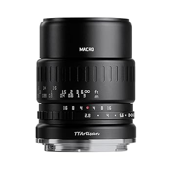 【中古】(未使用品)TTArtisan 40mm f/2.8 MACRO Zマウント 単焦点レンズ APS-C (国内正規品・メーカー2年保証付) ニコンZ互換品 マニュアルフォーカス マクロレンズ ミラーレスカメラ用 コンパクト 軽量 高倍率撮影 ポートレート/昆虫/花/静物撮影対応 ブラック 銘匠光学【メーカー名】【メーカー型番】【ブランド名】TTARTISAN 14616579051 【商品説明】TTArtisan 40mm f/2.8 MACRO Zマウント 単焦点レンズ APS-C (国内正規品・メーカー2年保証付) ニコンZ互換品 マニュアルフォーカス マクロレンズ ミラーレスカメラ用 コンパクト 軽量 高倍率撮影 ポートレート/昆虫/花/静物撮影対応 ブラック 銘匠光学型番：40mm f/2.8C Z (B)レンズマウント：ニコンZ / 焦点距離：40mm（35mm判換算：60mm相当）/ フォーカス：MF（マニュアルフォーカス） / レンズ構成：7群8枚（特殊低分散レンズ2枚、高屈折低分散レンズ3枚）/ 対応撮像画面サイズ：APS-C最短撮影距離：約0.17m / 絞り：F2.8-F16 / 絞り羽根：11枚 / フィルター径：52mm / サイズ：Φ約63mm×約77mm（マウント部除く）/ 質量：約400g備考：ご使用時にはカメラの「メニュー」-「レンズなしレリーズ」を「ON」にしてください。※カメラの機種により「レンズなしレリーズ」の設定階層が違う場合がございます。各カメラの取扱説明書をご覧になり設定を行ってください。 / 注意事項：製品のデザインが予告なく変更する場合がありますのでご了承ください。メーカー保証：2年間(自然故障が対象) / 焦点工房サポート Mail：support@stkb.co.jp / Tel：052-778-7975初期不良に関する返品 商品到着から7日間以内に初期不良が発生した場合のみ、返品をお受けいたします。 お客様都合のキャンセル・返品 イメージと異なる、必要でなくなった等の理由によるキャンセル・返品は一切お受けしておりません。 商品画像について 掲載されている写真は代表画像です。実際の商品とは異なる場合がありますので、予めご了承ください。 在庫状況について 他のモールでも販売しているため、ご注文のタイミングによっては商品がご用意できない場合があります。 その場合、キャンセルのご連絡をさせていただきます。 上記ご理解の上、お買い求めいただけますようお願い申し上げます。 ご注文からお届けまで1．ご注文　　ご注文は24時間受け付けております 2．注文確認ご注文後、注文確認メールを送信します 3．在庫確認　多モールでも併売の為、在庫切れの場合はご連絡させて頂きます。　 ※中古品は受注後に、再メンテナンス、梱包しますのでお届けまで4〜10営業日程度とお考え下さい。 4．入金確認　前払い決済をご選択の場合、ご入金確認後に商品確保・配送手配を致します。 5．出荷 　配送準備が整い次第、出荷致します。配送業者、追跡番号等の詳細をメール送信致します。 6．到着　出荷後、1〜3日後に商品が到着します。 　※離島、北海道、九州、沖縄は遅れる場合がございます。予めご了承下さい。【ご注意】中古品につき、説明文に「特典あり」の記載があっても、特典は付属しません。ご了承ください。