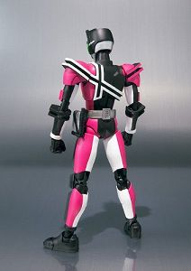 【中古】(未使用品)S.H.フィギュアーツ 仮面ライダーディケイド