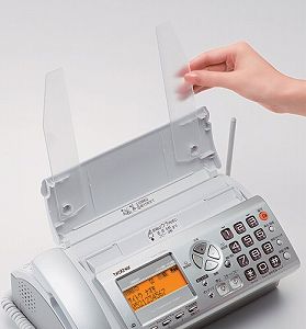 【中古】(非常に良い)ブラザー 普通紙ファクス FAX-330DL デジタルコードレス子機1台 FAX-330DL【メーカー名】ブラザー工業【メーカー型番】FAX-330DL【ブランド名】ブラザー工業【商品説明】ブラザー 普通紙ファクス FAX-330DL デジタルコードレス子機1台 FAX-330DLシンプルで操作簡単！ブラザー 普通紙ファクス当店では初期不良に限り、商品到着から7日間は返品をお受けいたします。 イメージと違う、必要でなくなった等、お客様都合のキャンセル・返品は一切お受けしておりません。 中古品の場合、基本的に説明書・外箱・ドライバーインストール用のCD-ROMはついておりません。 商品名に「限定」「保証」等の記載がある場合でも特典や保証・ダウンロードコードは付いておりません。 写真は代表画像であり実際にお届けする商品の状態とは異なる場合があります。 掲載と付属品が異なる場合は受注前に内容確認メールをお送りします。 中古品の場合は中古の特性上、キズ・汚れがある場合があります。 レンタル落ち商品は収納BOXや特典類など一切の付属品はありません 他モール併売のため、万が一お品切れの場合はご連絡致します。 ご注文からお届けまで 1．ご注文　 ご注文は24時間受け付けております 2．注文確認 　ご注文後、注文確認メールを送信します 3．在庫確認　　　 　 在庫切れの場合はご連絡させて頂きます。 　 ※中古品は受注後に、再メンテナンス、梱包しますのでお届けまで4〜7営業日程度とお考え下さい。 4．入金確認 前払い決済をご選択の場合、ご入金確認後、配送手配を致します。 5．出荷 配送準備が整い次第、出荷致します。配送業者、追跡番号等の詳細をメール送信致します。 6．到着　 出荷後、1〜3日後に商品が到着します。 ※離島、北海道、九州、沖縄は遅れる場合がございます。予めご了承下さい。