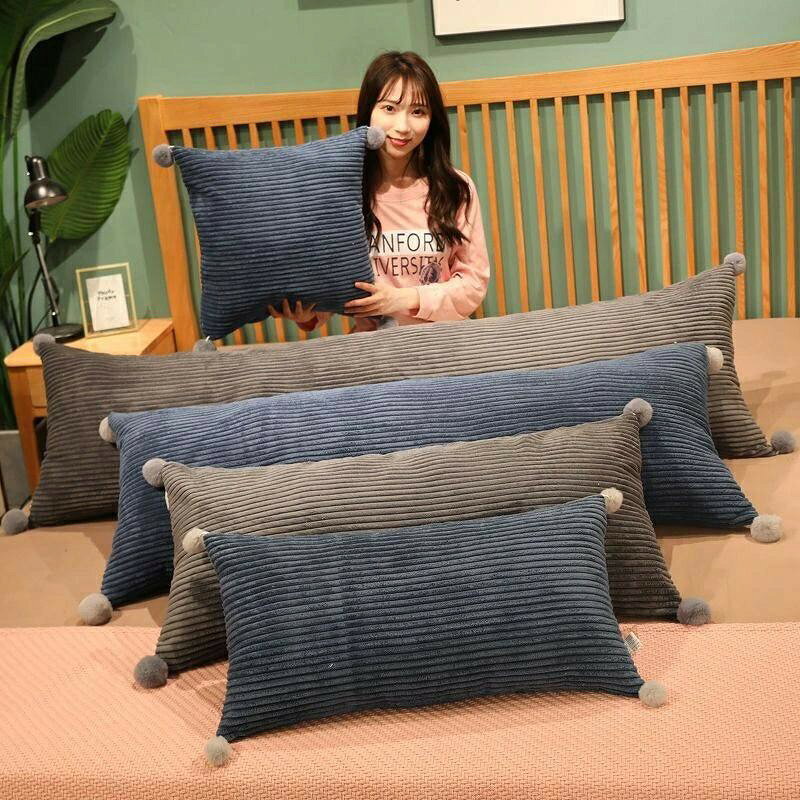 ■ カラーコーヒー、ネイビー、ブルーグレー、ベージュ、ピンク、オレンジ、ライトグレー、グレー■ 材質ポリエステル■ サイズ45x45cm、60x30cm、85x38cm、120x43cm、150x43cm■ 特徴柔らかく弾力性のある素材で、肌触りが良く通気性に優れています。ソファやベッドでの読書や横向き寝をサポートし、カバーは取り外して洗濯機で洗えます。