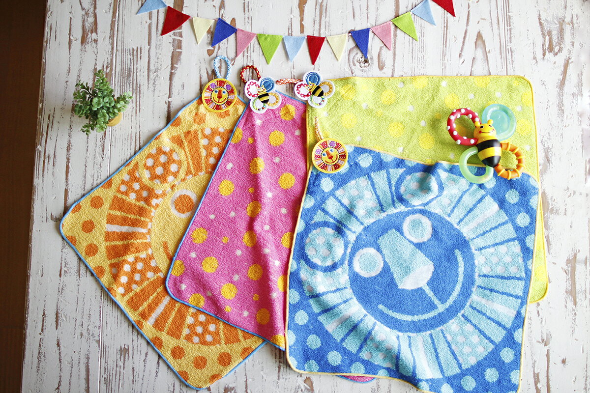 ループ付きタオル 名入れ無料 幼稚園 保育園 大人気Sassy サッシー ハンドタオル 綿100% 34cm×34cm ひも付き ホワイトデー お礼 お返し プチギフト 入園 入学 引っ越し 挨拶 おしゃれ カラフル プレゼント