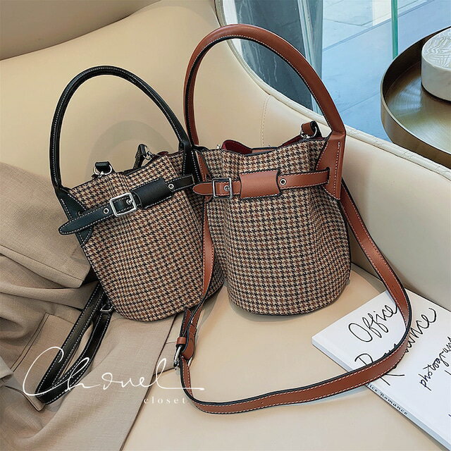 【2色】2wayガンクラブチェックバケツバッグトートバッグ ショルダーバック バッグ BAG かばん カバン 鞄 ショルダー 肩掛け 斜めがけ 斜め掛け おしゃれ トートバッグ トートバック トート 韓国 レディース 大人 マチあり グレージュ ブラック ショルダーバッグ 通勤 SSSのサムネイル
