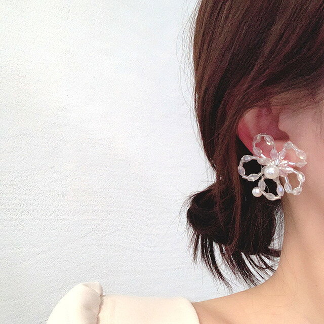 乐天商城 - フラワービーズピアス 花 ビーズ クリア ピアス　おしゃれ かわいい アクセ アクセサリー オシャレ 韓国 誕生日 女性 誕生日プレゼント ギフト プレゼント バースデー バースデープレゼント　925ポスト 大振り