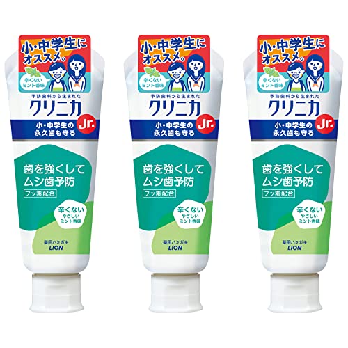 歯磨き粉×3個---/60グラム (x 3)/---・Style:歯磨き粉×3個・小・中学生の永久歯をムシ歯から守る「フッ素」+「酵素」配合の子ども向け薬用ハミガキ。・香味:辛くないやさしいミント香味・内容量:60g×3個・原材料: 湿潤剤…ソルビット液、PG/清掃剤…無水ケイ酸A、無水ケイ酸/発泡剤…ヤシ油脂肪酸アミドプロピルベタイン液、POE硬化ヒマシ油、POEステアリルエーテル、ラウリル硫酸Na/香味剤…香料(やさしいミントタイプ)、キシリトール、サッカリンNa/薬用成分…PEG4000、フッ化ナトリウム、デキストラナーゼ/粘度調整剤…カラギーナン、キサンタンガム/安定剤…酸化Ti、DL-アラニン/粘結剤…アルギン酸Na・ブラント名: クリニカ商品紹介 小・中学生の永久歯をムシ歯から守る「フッ素」+「酵素」配合の子ども向け薬用ハミガキ。 ●「フッ素」が歯質を強化し、ムシ歯を予防します。 ●「デキストラナーゼ酵素」が歯垢を化学的に分解・除去します。 ●歯垢除去効果を高める「清掃スクラブ」配合。 ●キシリトール(天然素材甘味剤)配合。 ●辛くないやさしいミント香味なので、クリニカKid's シリーズからのステップアップ、ミント香味デビューアイテムとして小・中学生にオススメ ●ライオン独自の辛くない天然ミントを配合することで、やさしいミント香味が長続き。 原材料・成分 湿潤剤…ソルビット液、PG／清掃剤…無水ケイ酸A、無水ケイ酸／発泡剤…ヤシ油脂肪酸アミドプロピルベタイン液、POE硬化ヒマシ油、POEステアリルエーテル、ラウリル硫酸Na／香味剤…香料（やさしいミントタイプ）、キシリトール、サッカリンNa／薬用成分…PEG4000、フッ化ナトリウム、デキストラナーゼ／粘度調整剤…カラギーナン、キサンタンガム／安定剤…酸化Ti、DL-アラニン／粘結剤…アルギン酸Na 使用方法 歯ブラシに適量を乗せて、歯を丁寧にブラシで磨き、口をゆすいでください。 安全警告 ●お口のまわりの傷などに直接つけないでください。 ●発疹などの異常が現れたときは使用を中止してください。 ●目に入ったときは、こすらずすぐに水で充分洗い流してください。 いずれの場合にも、異常が残るときは商品を持参し、医師に相談してください。