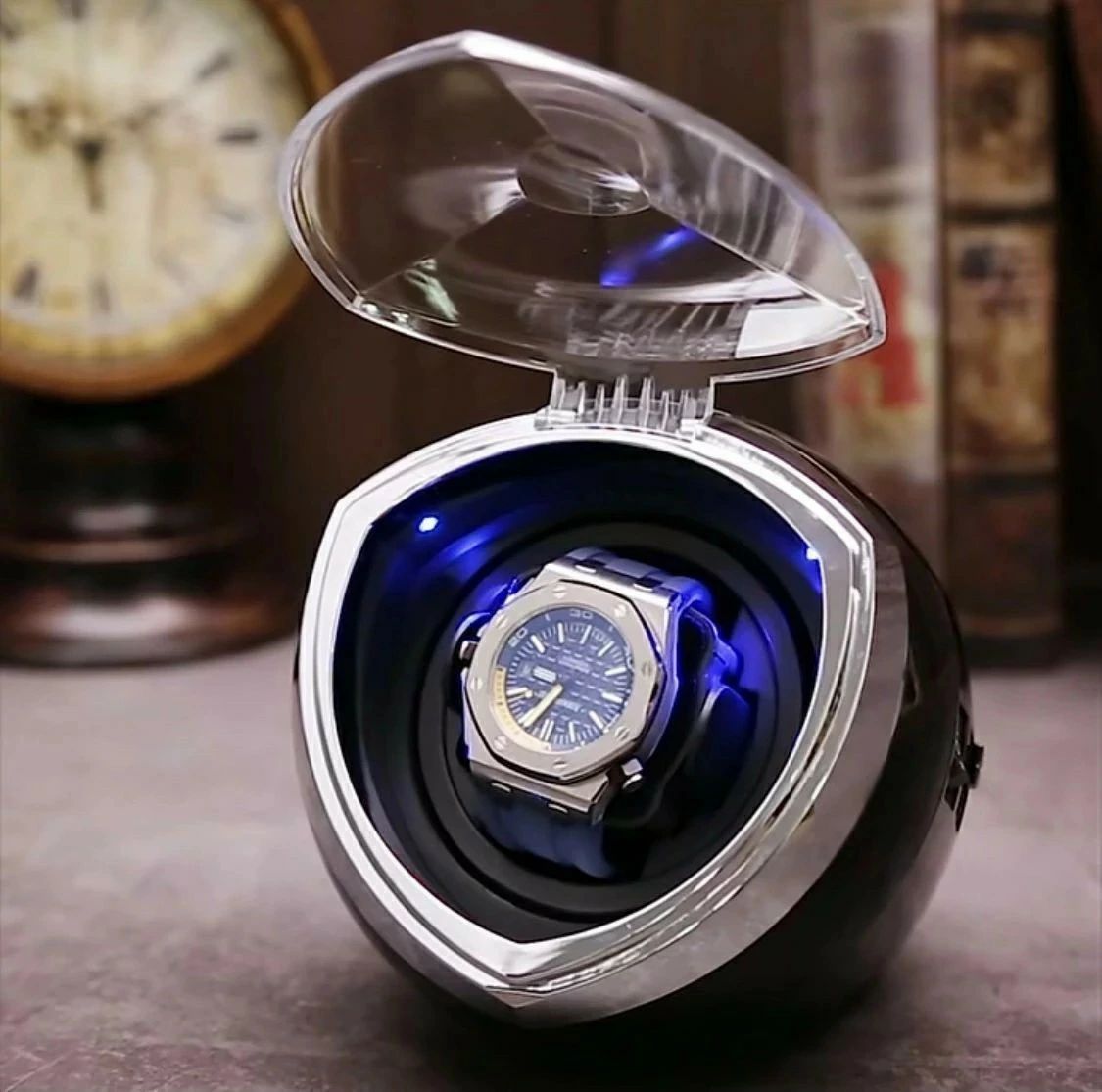 自動巻き時計 ワインディングマシーン 時計保管 LEDライト付き 回転モード 時計収納 腕時計保護 時計ホ..