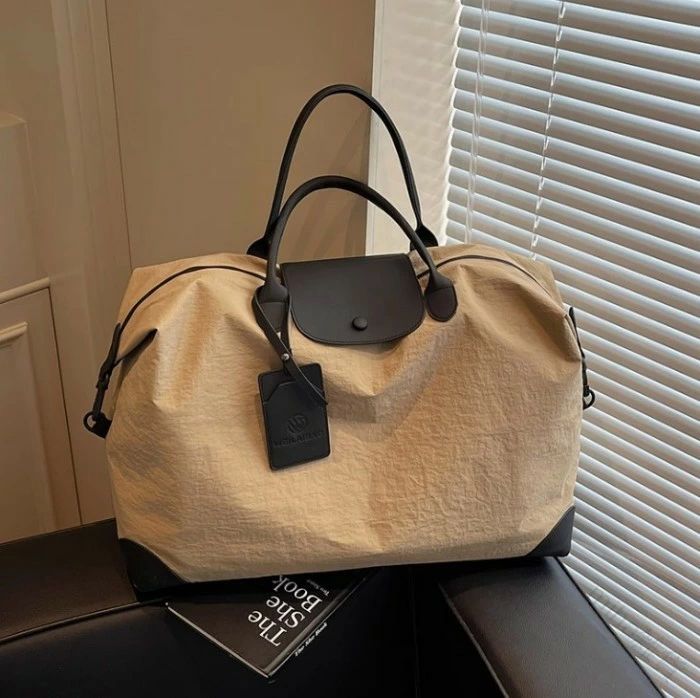 ショルダー ナイロン 軽量素材 大容量 旅行バッグ ワンカラー LCC対応 肩がけ可能 機内持ち込み対応 レディース ボストンバッグ