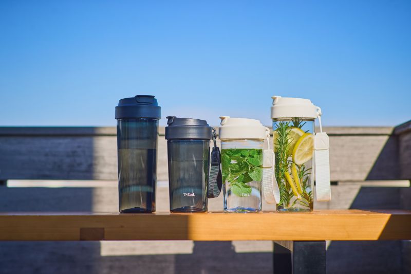 乐天商城 - 【正規品】T-fal ティファール 水筒 ハイドレーションボトル 650ml | クリア 透明 スケルトン ウォーターボトル 持ち運び おしゃれ オフィス 職場 学校 ランニング ジム 軽量 軽い ストラップ付 N37404 N37403