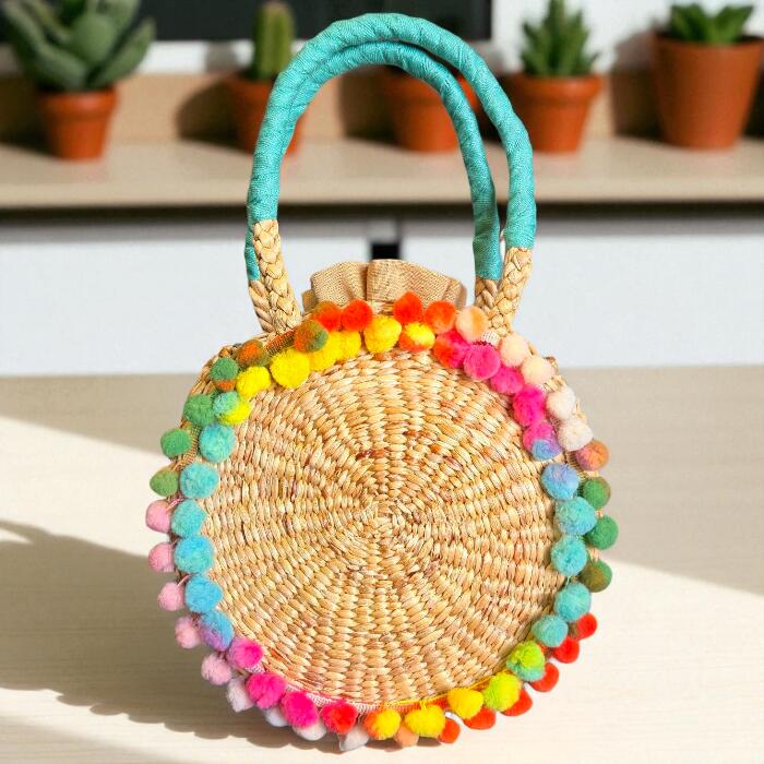 Thailand ハンドメイド　かごバッグ★巾着タイプのベージュの布加工★内ポケット付きハンドメイド バッグ おしゃれ ファッション ショッピング 撮影 小道具 舞台 アジアン雑貨 タイ タッセル フリンジ ポンポン ブレード アレンジ バッグチャーム ギフト 2