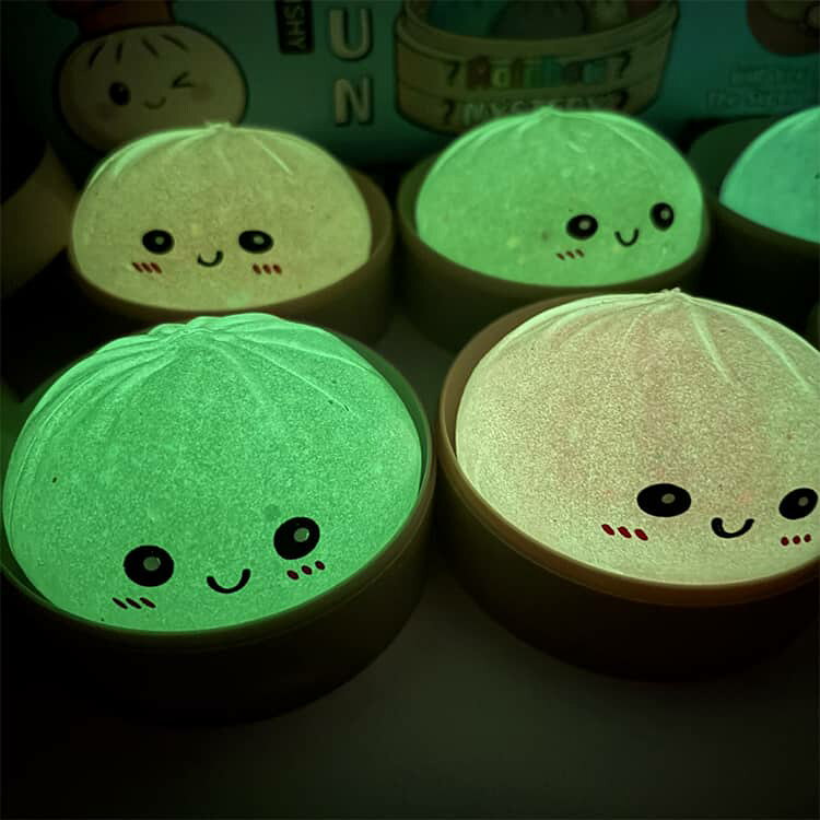肉まん ぷにぷに ストレス解消グッズ 光るスクイーズ 低反発 もちもち感 癒しアイテム 夜光タイプ 肉まん リアル 蒸籠付き 握り玩具 柔らかい スクイーズ 子供 大人 プレゼント 誕生日 coconut1992-10004503 ココナッツカンパニー サンプル画像3