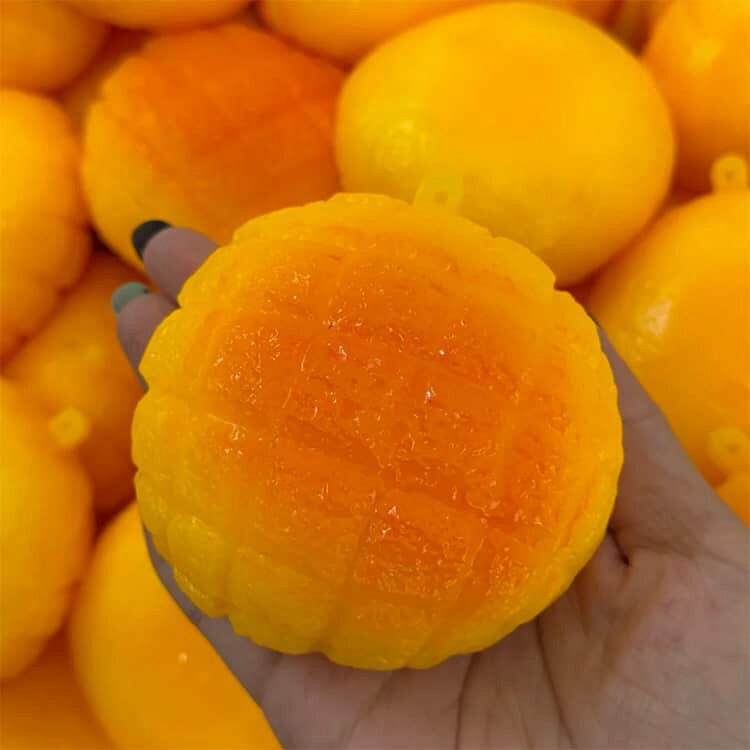 握る玩具 もちもち 【5個セット】スクイーズの皮 空ボール DIYスクイーズ 食べ物モチーフ TPR ぷにぷに 【5個セット】スクイーズの皮 手作りスクイーズキット 感触おもちゃ オリジナルスクイーズ作り ジェル ビーズ ラメ対応 捏ねるおもちゃ ハンドメイド素材 子供 coconut1992-10004784 ココナッツカンパニー サンプル画像3