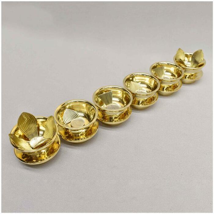 【密教法具】 常香蓮華 高野派以外 真鍮製 ミガキ仕上げ六器（6き）用の常香蓮華（じょうこうれんげ）です 高野派以外のご寺院でご使用ください 送料無料