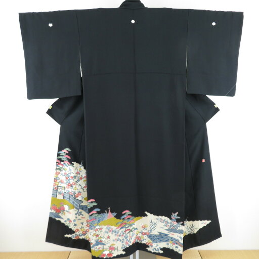 黒留袖 本場加賀友禅染 登恵弌 垣根に花 作家物 落款入 正絹 比翼付 袷 広衿 礼装着物 フォーマル 仕立て上がり 身丈150cm 黒留袖 本場加賀友禅染 登恵弌 垣根に花 作家物 落款入 正絹 比翼付 袷 広衿 礼装着物 フォーマル 仕立て上がり 身丈150cm