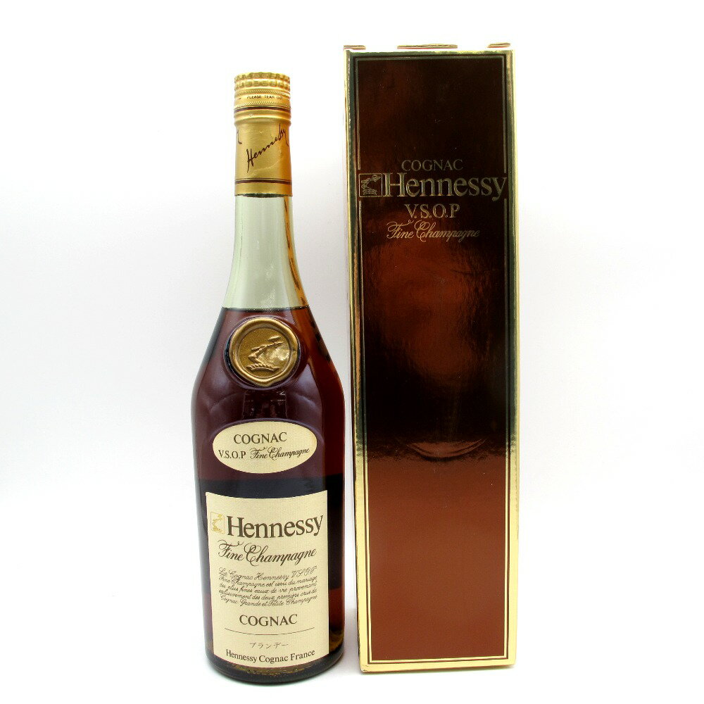 商品コードya11572 アイテムブランデー ブランドHennessy (ヘネシー) サイズ 液体容量700ml 液体容量700ml アルコール度数40％ 保証期間初期不良（到着から1週間）のみ 商品状態 状態ランク S：未着用品・未使用品 全体 ボトル ラベル 澱 の状態は良好です。 若干液面低下を起こしていますので写真にてご確認ください。 20歳以上の年齢を確認できない場合は酒類を販売いたしません。 この商品は古酒のため、沈殿物や浮遊物等が生じている場合があります。中身、コルク等の保証はできませんのでご了承ください。 画像に映っているものがすべてです。