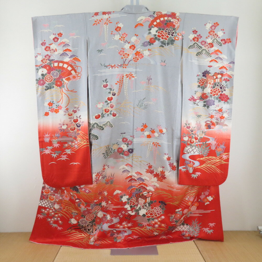 振袖 正絹 灰色x朱色 箔入り 花々に御所車紋様 袷 広衿 成人式 卒業式 舞台衣装 フォーマル 仕立上り 着物 身丈163cm