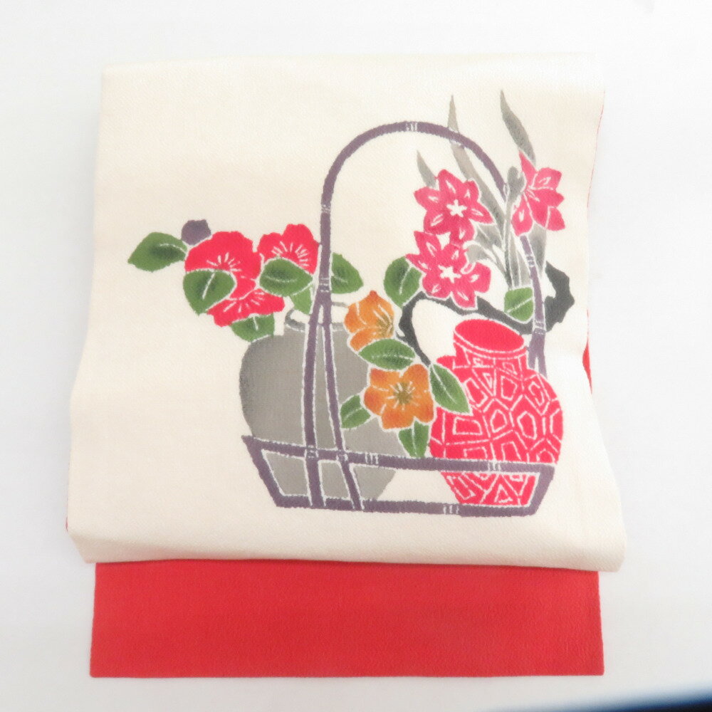 名古屋帯 正絹 ベージュx赤色 縮緬 型染め 花籠模様 お太鼓柄 カジュアル 仕立て上がり 着物帯 長さ356cm【中古】