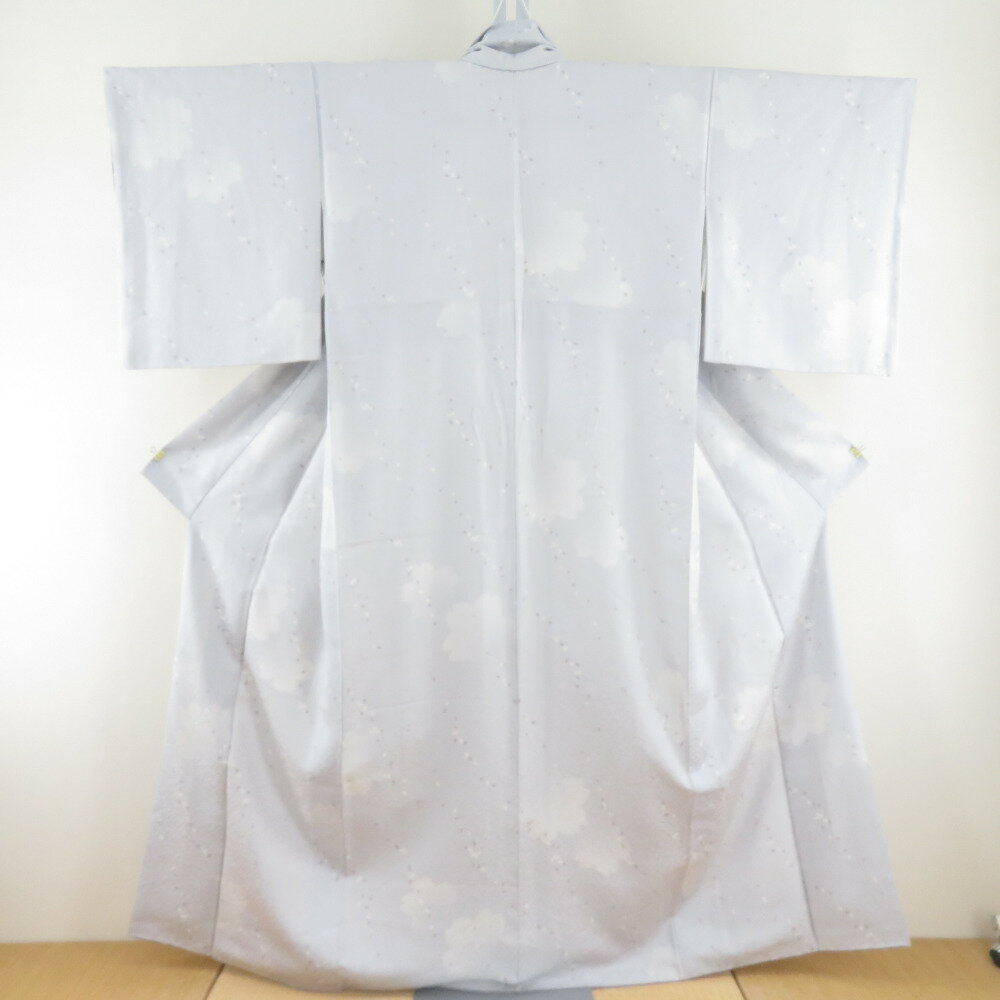 小紋 桜文様 袷 広衿 薄灰色 正絹 仕立て上がり カジュアル着物 身丈159cm【中古】