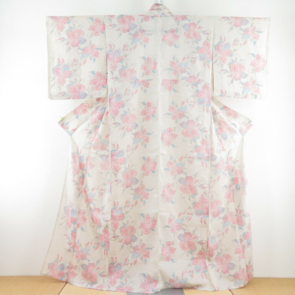 商品コードec14904 アイテム夏着物 対象レディース カラー ライトブラウン 品質表示ポリエステル サイズ 身丈(肩から)：159cm裄丈：66cm袖丈：49cm前幅：25cm後幅：31cm 保証期間初期不良（到着から1週間）のみ 商品状態 状態ランク 5：目立った傷や汚れなし 全体 使用感があります。 商品説明 透け感が涼感を感じる夏着物です。 自宅で洗濯・クリーニングもできます。ドライクリーニングがおすすめですが、手洗いもしくは、洗濯機で洗うことも可能です。