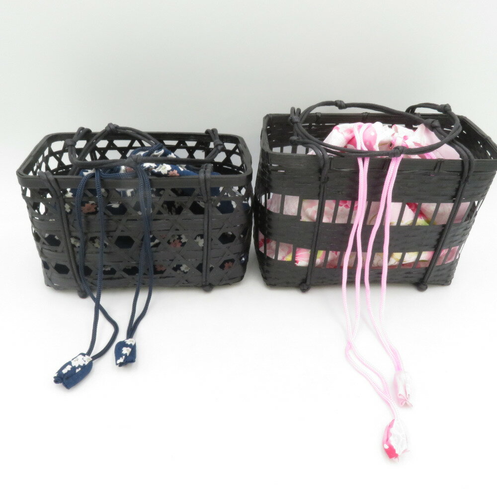 商品コードec14946 アイテム和装バッグ 対象レディース カラー こげ茶 x 黒 サイズ 保証期間初期不良（到着から1週間）のみ 商品状態 状態ランク 5：目立った傷や汚れなし 全体 状態は良好です。 商品説明 カゴ1：幅約20cm × 高さ約15cm × マチ約10cm カゴ2：幅約27cm × 高さ約13cm × マチ約10cm 巾着は取り外し可能です。