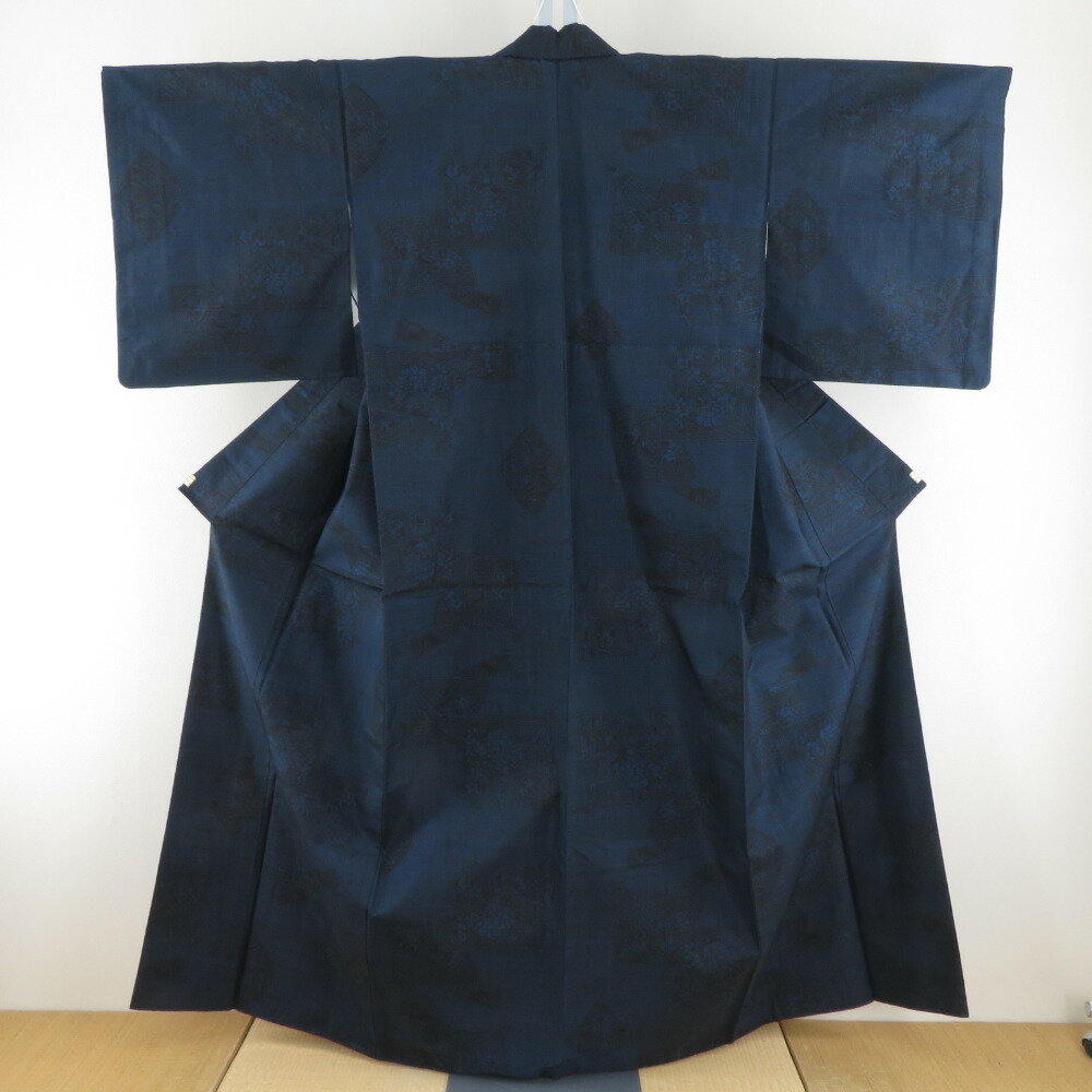 紬 着物 黒色x紺色 扇子模様 袷 バチ衿 正絹 カジュアル 仕立て上がり 身丈158cm【中古】