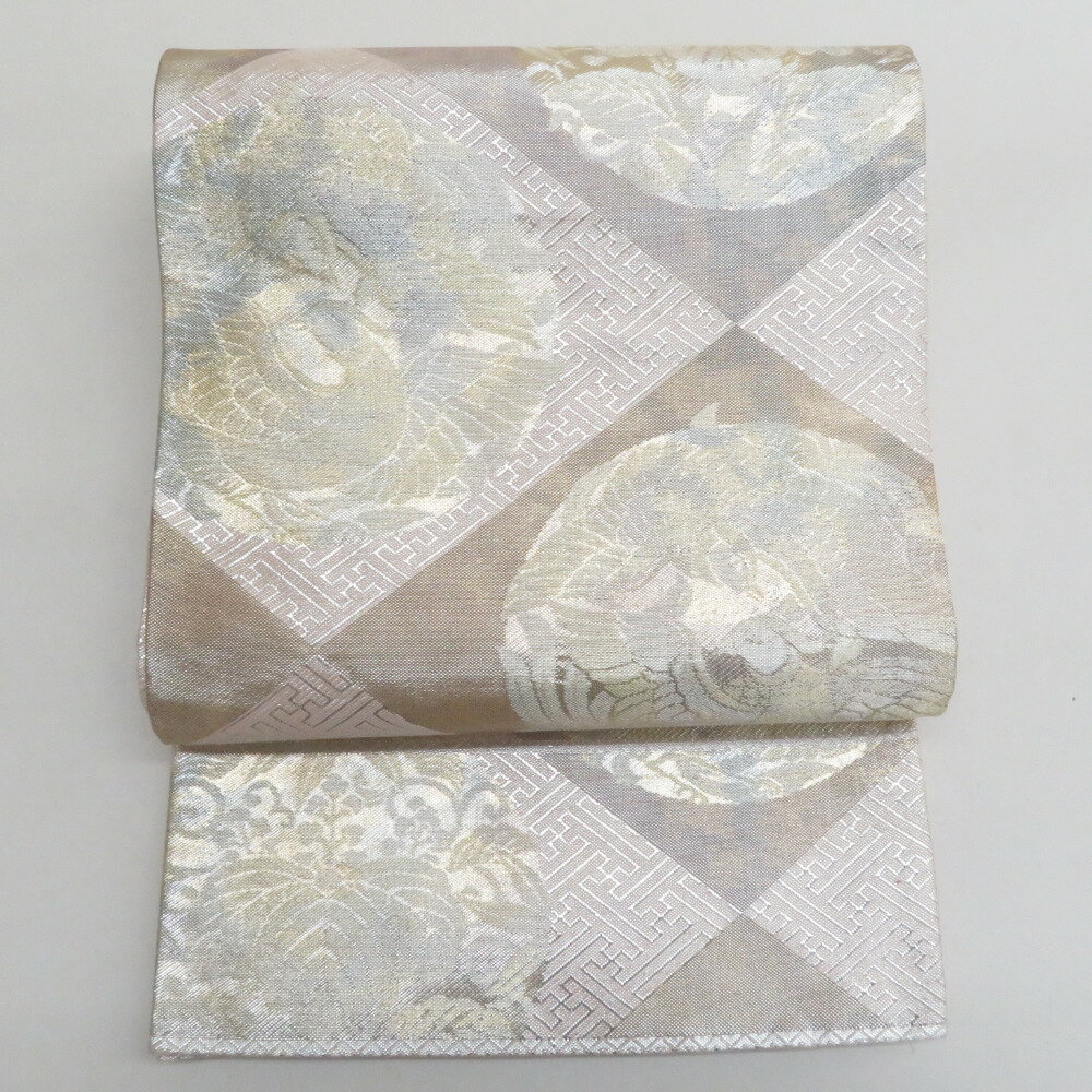 袋帯 佐賀錦 金糸銀糸 シャンパンゴールド系 金色x薄ピンク色x銀色 菱型に鳥紋様 六通柄 正絹 仕立て上がり 着物帯 長さ440cm【中古】