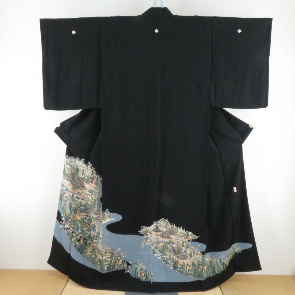黒留袖 風景紋様 五三桐蔦紋 正絹 黒色x青色x多色 落款入り 比翼 袷 広衿 礼装着物 フォーマル 仕立て上がり 身丈155cm【中古】