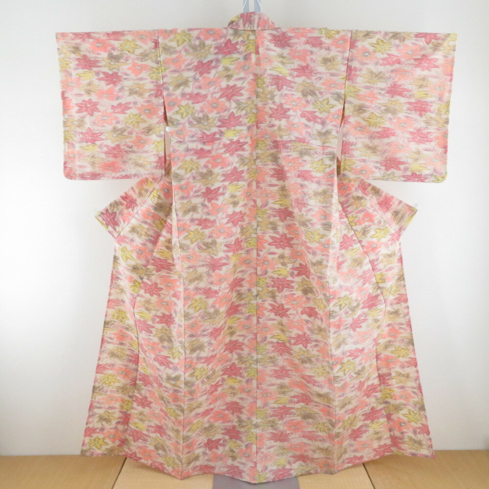 ウール着物 ウール 単衣 ベージュ色x黄色x赤オレンジ色 紅葉模様 広衿 カジュアルきもの 普段着物 仕立て上がり 身丈158cm【中古】...