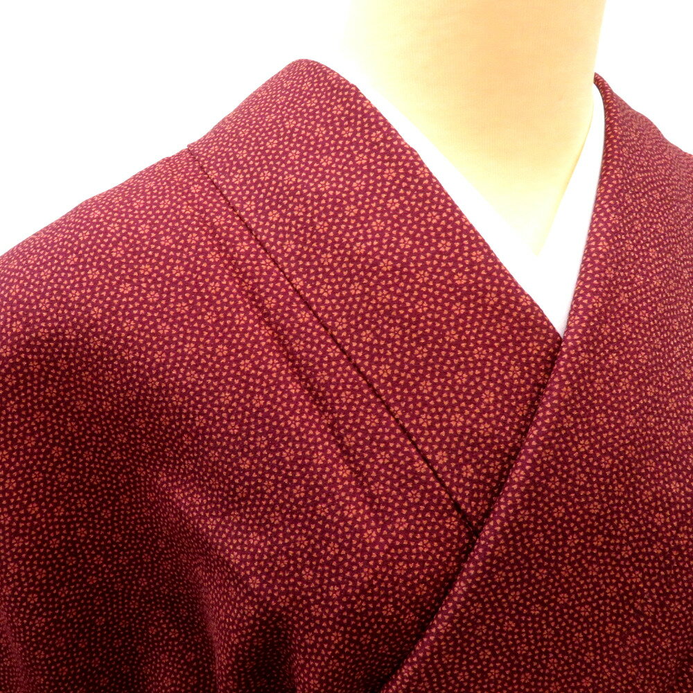 商品コードki9193AB アイテム小紋 対象レディース カラー 茶×オレンジ 品質表示ポリエステル100% サイズ 身丈(肩から)：166.8cm裄丈：68.4cm袖丈：49cm前幅：23.4cm後幅：28cm 保証期間初期不良（到着から1週間）のみ 商品状態 状態ランク 5：目立った傷や汚れなし 商品説明 ポリエステルの小紋着物。茶×オレンジ 小花柄 普段使い・気軽なお出かけなどに。 ご自宅で手軽に洗えるお着物ですので、雨天時のご着用にもオススメ。 広衿 ★画像はできるだけ実物に近いように撮影しておりますが、光の加減やお使いのブラウザ環境などにより見え方が違う場合があることを予めご理解の上ご購入をお願い致します。