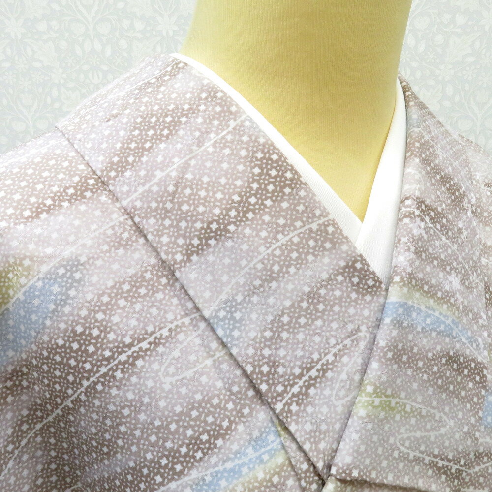 小紋 袷 薄茶×水色×金茶×白 流線 幾何学 エ霞柄 洗える着物 広衿 仕立て上がり ポリエステル着物 身丈152cm【中古】
