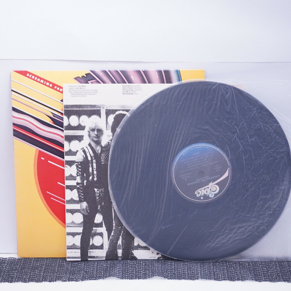 レコード SCREAMING FOR VENGEANCE 復讐の叫び（ジューダス プリースト JUDAS PRIEST）ポスター付き 動作未確認【中古】