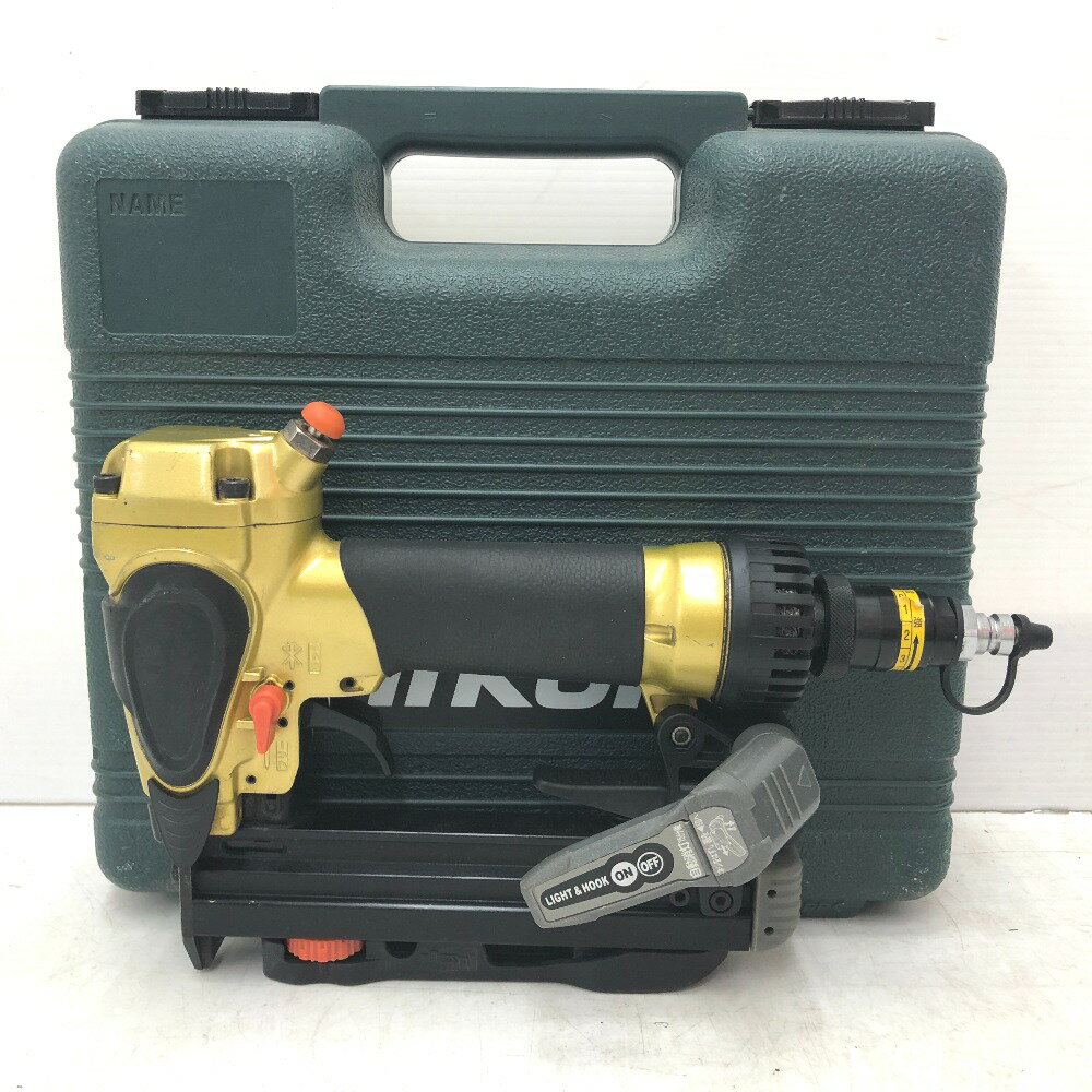 商品コードhn27320 アイテム釘打ち ブランドHiKOKI (ハイコーキ) 型番N2504HM サイズ 保証期間初期不良(到着から1週間)のみ 付属品 　ケース、説明書、保護メガネ 商品状態 状態ランク 4：やや傷や汚れあり 全体 動作確認済みです。多少の使用感はありますが破損などはなく、まだまだお使いいただけます。中古品のため、上記以外の汚れや細かなキズなどがある場合がございます。あらかじめご了承ください。