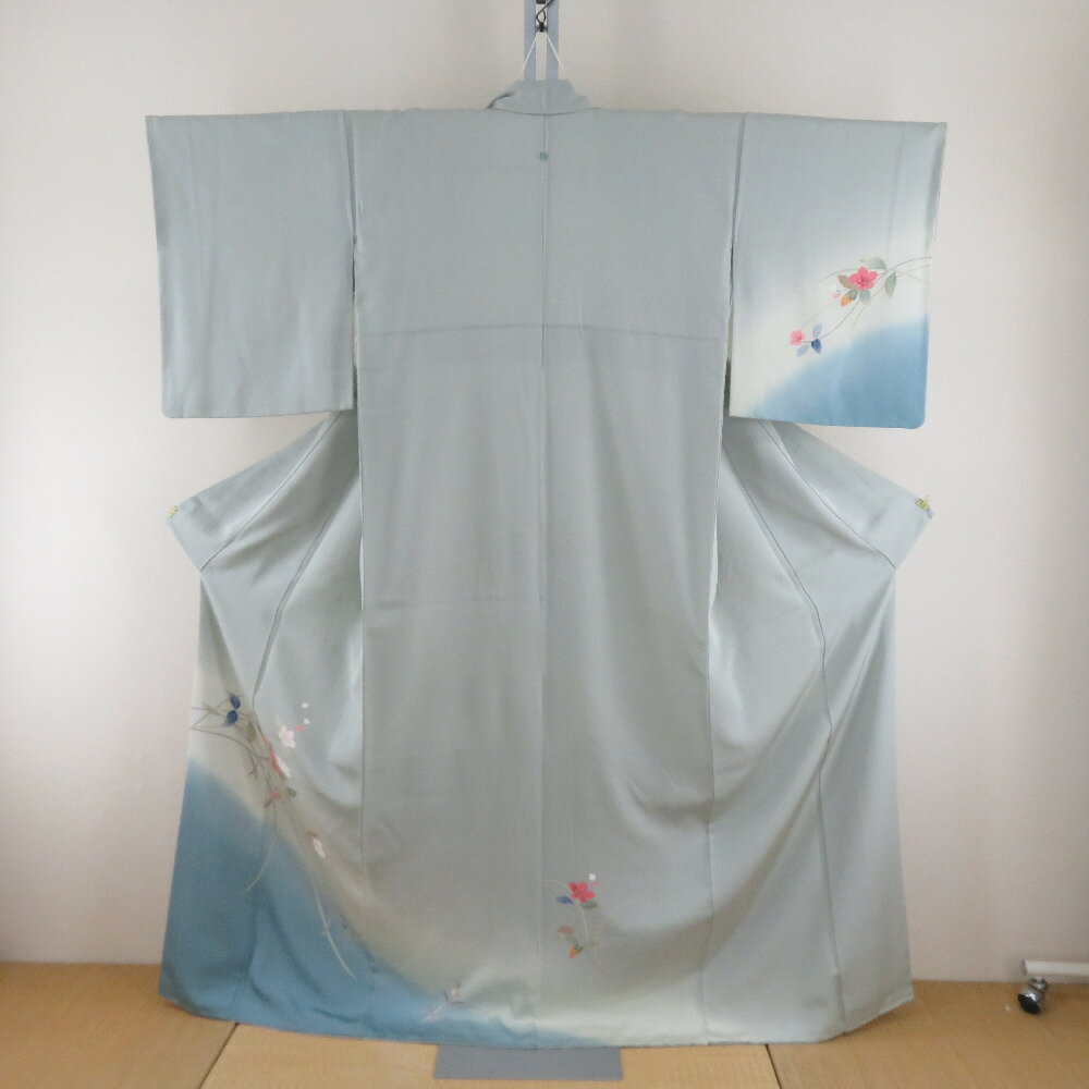 Rakuten - 訪問着 袷 水色x多色 パステル系 友禅調 花々文様 一つ刺繍紋入り 木瓜紋 広衿 正絹 仕立て上がり着物 身丈164cm【中古】