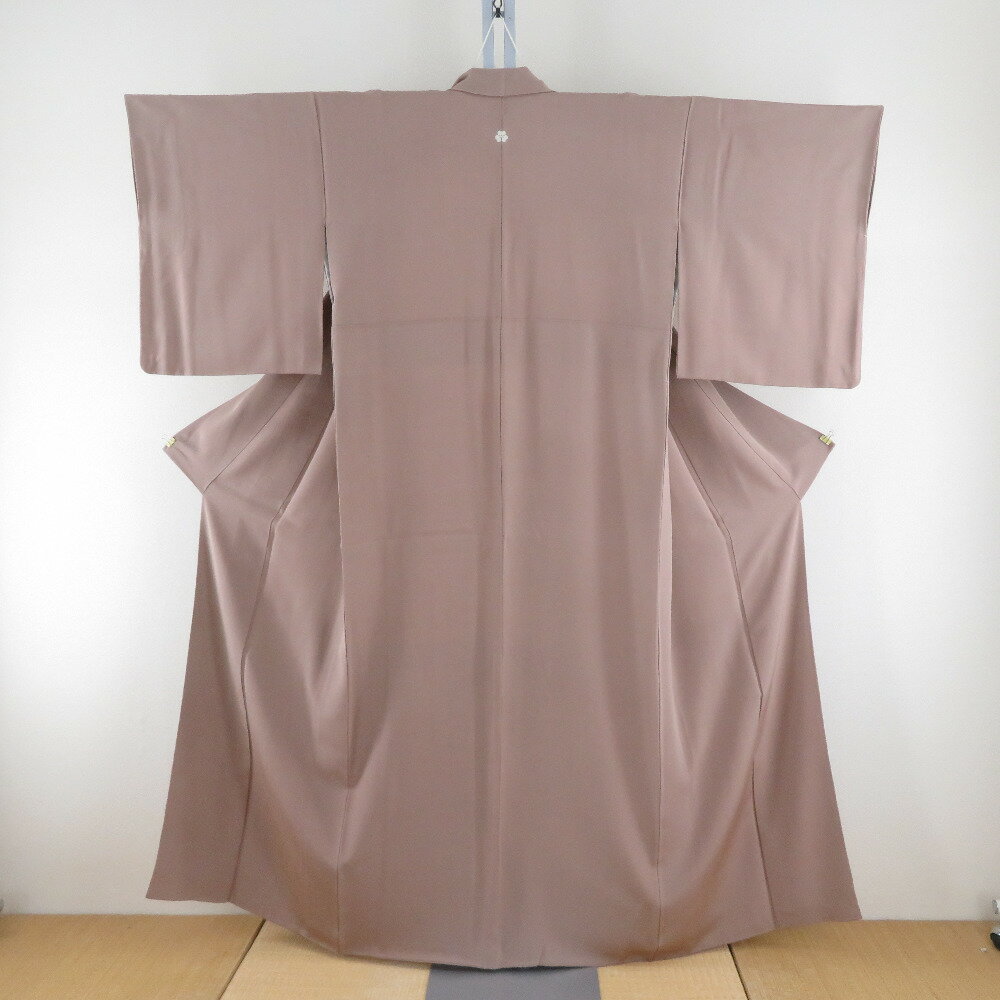 色無地 モカ色 袷 正絹 一つ紋 片喰紋 広衿 仕立て上がり フォーマル 身丈155cm【中古】