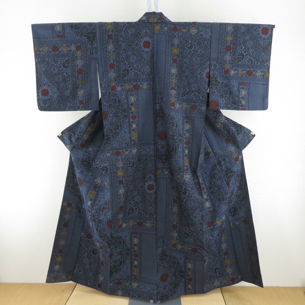 Kimono - 紬 着物 正絹 単衣 黒色x紺色x多色 華紋模様 バチ衿 カジュアル 仕立て上がり着物 身丈154cm【中古】