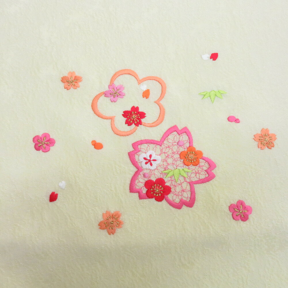 ココロード 楽天市場店の女児用 帯揚げ 刺繍入り 黄色xピンク色 梅に桜文様 正絹 和装小物 子供用 七五三 イベント 【中古】｜アングル3