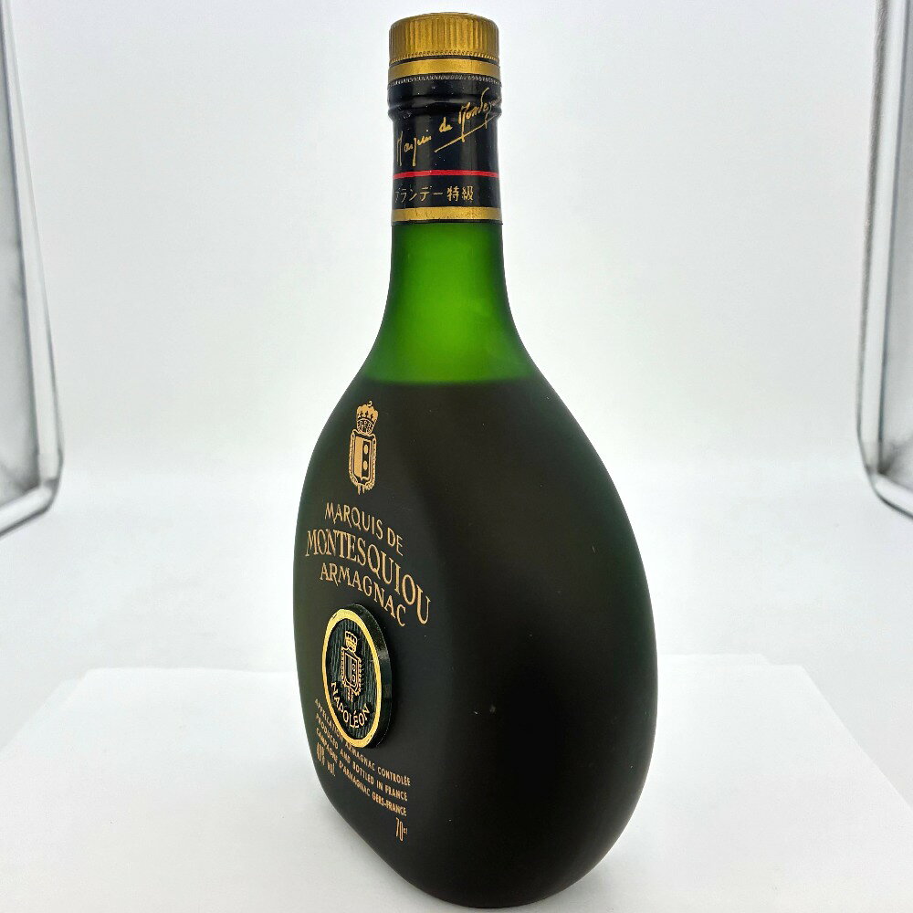 ココロード 楽天市場店のマルキドモンテスキュー ナポレオン 特級 アルマニャック NAPOLEON ARUMAGNAC 700ml 40% 古酒 洋酒 未開栓 ブランデー MARQUIS DE MONTESQIOU【中古】｜アングル2