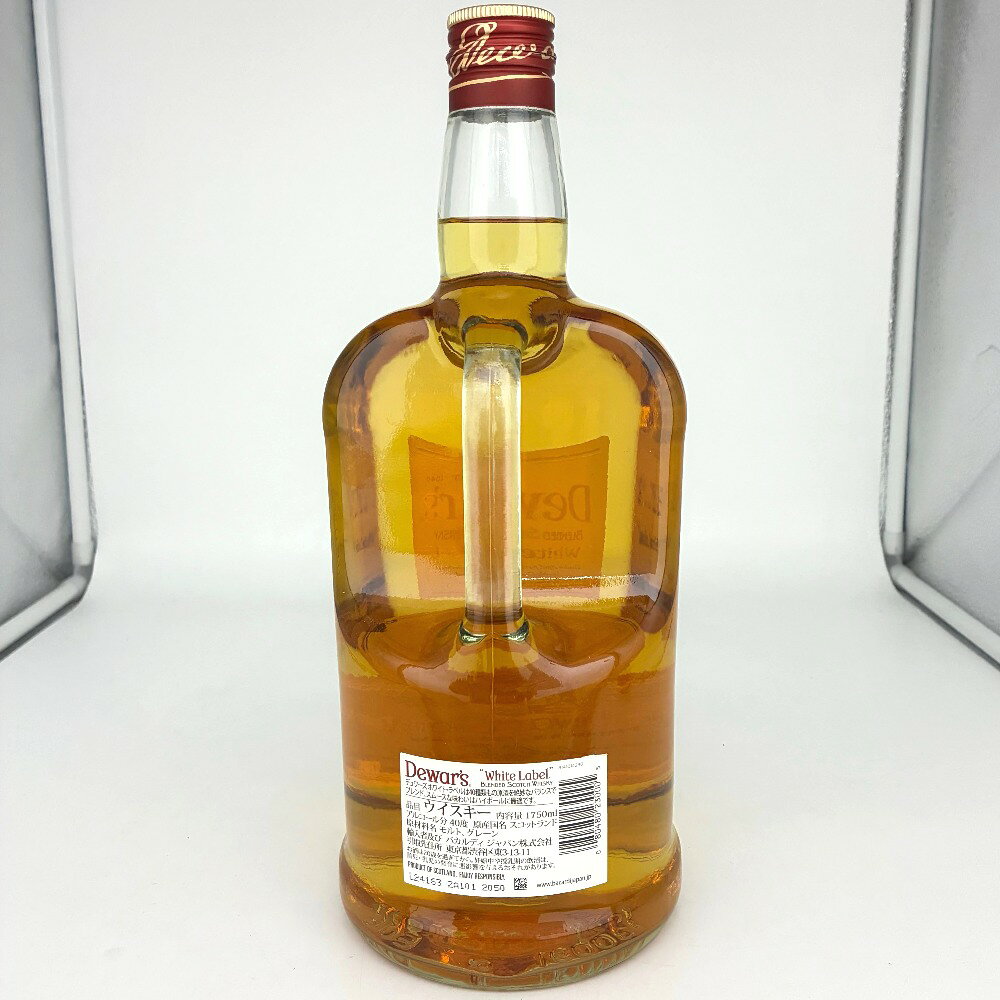 ココロード 楽天市場店のデュワーズ ホワイトラベル 1750ml ジャンボサイズ ブレンデッド スコッチ 1.75L 40% 洋酒 古酒 未開栓 Dewar’s ウイスキー【中古】｜アングル3