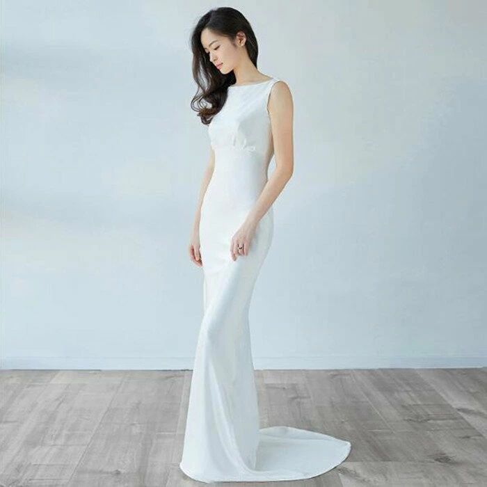 マーメイド ウェディングドレスシンプルスレンダー ドレス 自然体ドレスで自分らしくリラックス ボートネック ノースリーブ 背中見せ ホワイト インポート パーティ 花嫁衣装 リゾート 結婚式 二次会 ウエディングドレス