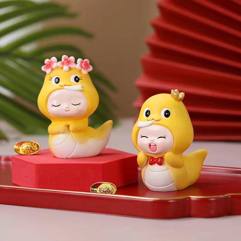 置物 ベビー 2025年 干支 巳 蛇 赤ちゃん 合成樹脂製 フィギュア オブジェ ケーキ デコレーション テー..