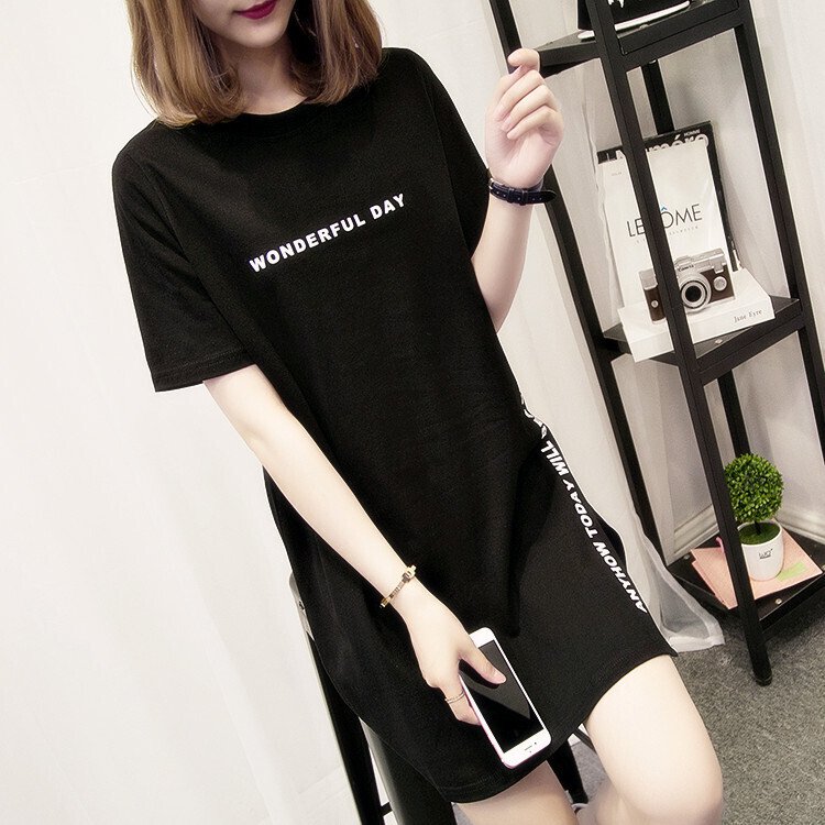 Rakuten - 【送料無料】レディース Tシャツ 半袖 トップス シンプル セクシー シャツ スリット ロング 大人可愛い ママコーデ ママファッション 韓国 オルチャンファッション 人気 トレンド 新作 20代 30代 40代 きれいめ レトロ シンプル 無地 定番 ルームウェア お出かけ デート