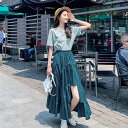 【送料無料】レディース セットアップ Tシャツ 半袖 ロゴ ロングスカート ティアード フレア スリット 肌見せ 大人可愛い ママコーデ ママファッション 韓国系 オルチャンファッション 人気 トレンド 新作 20代 30代 40代 きれいめ レトロ シンプル お出かけ デート おしゃれ