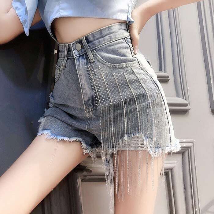 乐天商城 - 【送料無料】レディース デニム ジーンズ 切りっぱなし チャームパンツ ミニスカート風パンツ 短パン アクセサリー 大人可愛い ママコーデ ママファッション 韓国系 オルチャン 人気 トレンド 新作 20代 30代 40代 きれいめ レトロ シンプル お出かけ デート おしゃれ 通勤