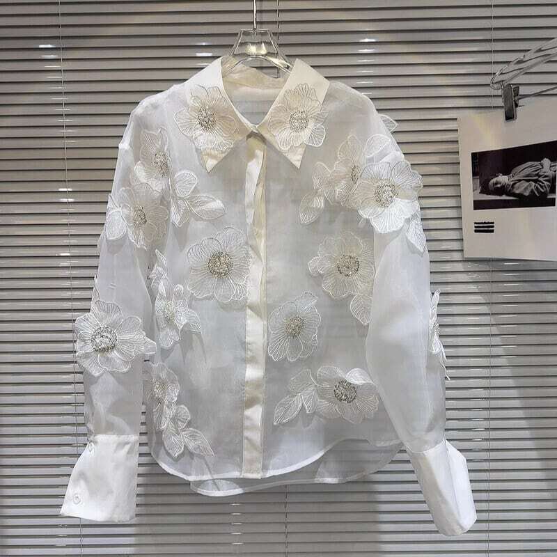 ブラウス レディース フラワー シアーブラウス 刺しゅう パール ビジュー キラキラ 花柄 スパンコール シャツ 大人可愛い ママコーデ 韓国 オルチャン 人気 トレンド 新作 20代 30代 40代 きれいめ レトロ シンプル お出かけ デート おしゃれ 通勤 通学 オフィス OL デイリー