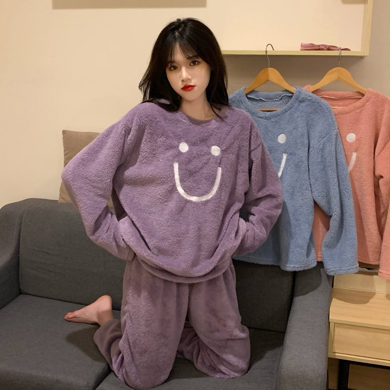 【送料無料】レディース もこもこ スマイル ルームウエア トップス パジャマ オシャレ くすみカラー リラックス 大人可愛い ママコーデ ママファッション 韓国 オルチャンファッション 人気 トレンド 新作 20代 30代 40代 パジャマ セットアップ 2点セット 2ピース