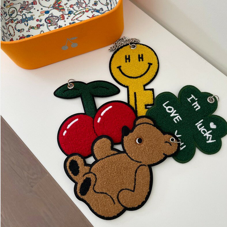 チェーン型 サガラ刺繍 ニコちゃんバッグチャーム 鍵型 取り外し簡単 キーホルダー 韓国 キーリング スマイル チェリー 四葉のクローバー 大きめ キーチャーム y2k おしゃれ かわいい パイル 刺繍 トートバッグ お揃い 韓国雑貨 プチギフトの商品画像 3