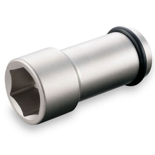 TONE(トネ)の一覧はこちら●差込角19.0mm(3/4inch)●二面幅38mm●6角●二面幅38mm●ミリ●構造用鋼●ボルト・ナットの締付け・緩め作業用。●外観品質と防錆力の向上を図った無電解めっき仕様のインパクト用ロングソケットです。Oリング仮置き構造により、レンチにインパクト用ソケットを着脱する際にOリングを一旦溝に仮置くことで作業性を向上させています。●その他特殊形状・仕様のソケット製作も承っております。お見積りの際はTONEホームページ「カスタムオーダー」にてご確認ください。本製品は特許登録済みです。●Oリング、ピンは正しいサイズのものを確実に固定してから使用してください。Oリング、ピンは消耗品です。劣化、摩耗したものは交換してください。【商品サイズ】縦(mm)　56横(mm)　56高さ(mm)　100【商品重量】重量(g)　523JANCD:4953488266931【銀行振込・コンビニ決済】等前払い決済予定のお客様へ当商品は弊社在庫品ではなく、メーカー在庫品です。在庫確認後に注文確認を行い、お支払いのお願いを送信させて頂きます。休業日、14:00以降のご注文の場合は翌営業日に上記手続きを行います。お時間が掛かる場合がございます。