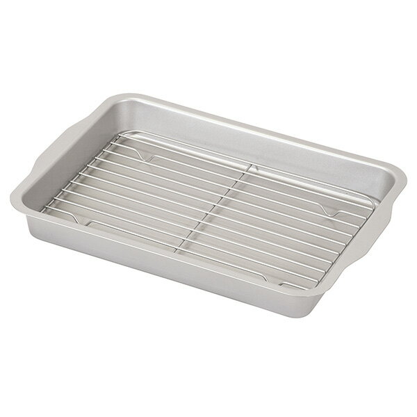 パール金属の一覧はこちら●シリコーン加工で油汚れもサッとひと拭き●製品サイズ（約）／305×225×35mm●製品重量（約）／372g●材質／表面加工:本体・アミ/シリコーン樹脂塗装(ふっ素樹脂含有)、材料の種類:本体・アミ/鉄●原産国／中国JANCD:4549308705003【銀行振込・コンビニ決済】等前払い決済予定のお客様へ当商品は弊社在庫品ではなく、メーカー在庫品です。在庫確認後に注文確認を行い、お支払いのお願いを送信させて頂きます。休業日、14:00以降のご注文の場合は翌営業日に上記手続きを行います。お時間が掛かる場合がございます。