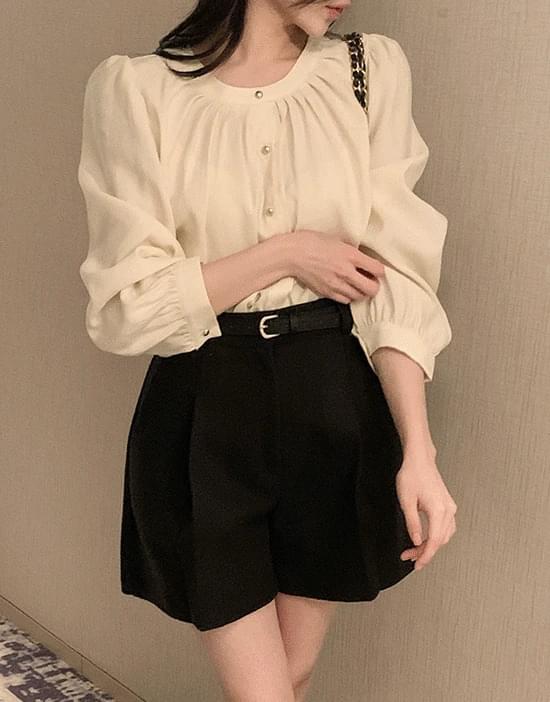 デルフィンピンタックショートパンツ ショートパンツ スラックス レディース｜韓国 FROMDAYONE｜コーデ..